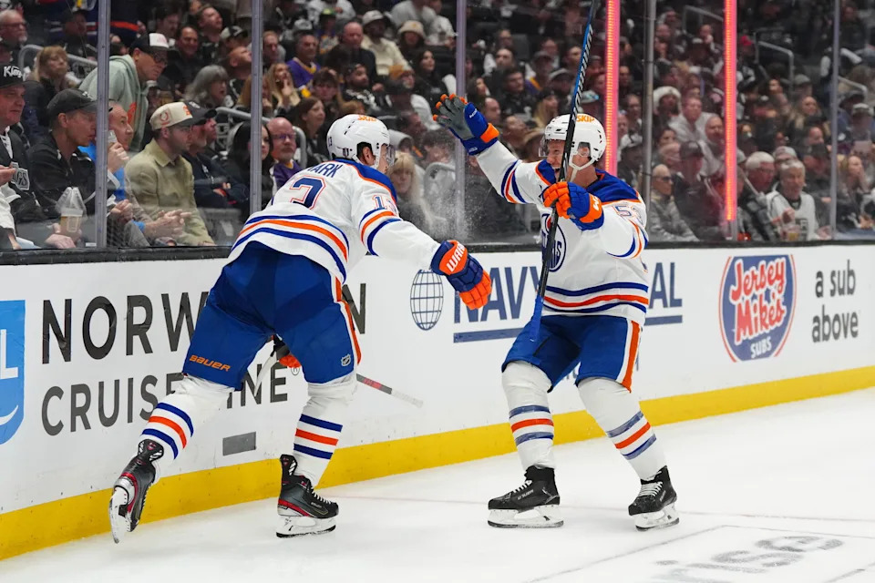 Evander Kane returns to the Edmonton Oilers playoff lineup