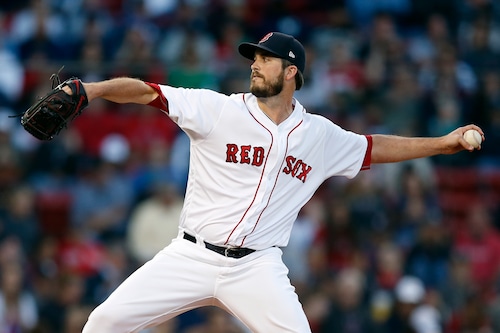 Drew Pomeranz warming up for the Chicago Cubs
