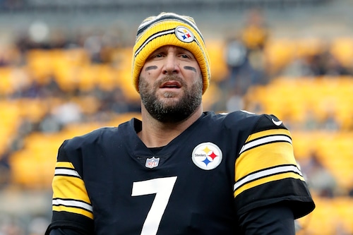 Ben Roethlisberger celebrating a Steelers victory at Heinz Field