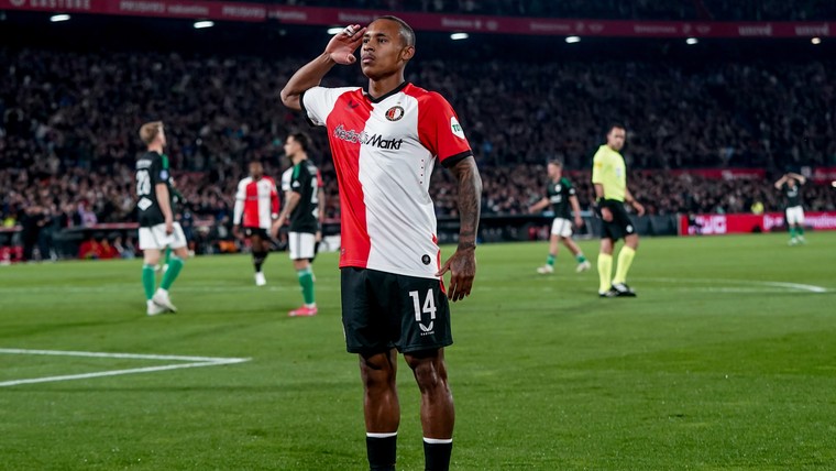 Feyenoord - Zwolle in De Kuip: actie tijdens de ruime overwinning