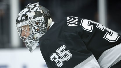 Darcy Kuemper Focused in Net for the Kings