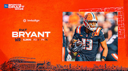 Pat Bryant celebrates a touchdown during his final season at Illinois.