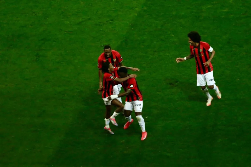 Nice celebrates a Ligue 1 victory over PSG, ending an unbeaten streak