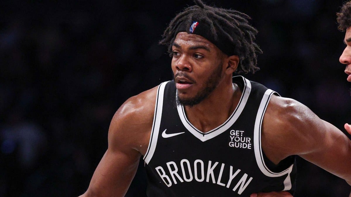 Veteran Timberwolves guard Mike Conley in playoff action
