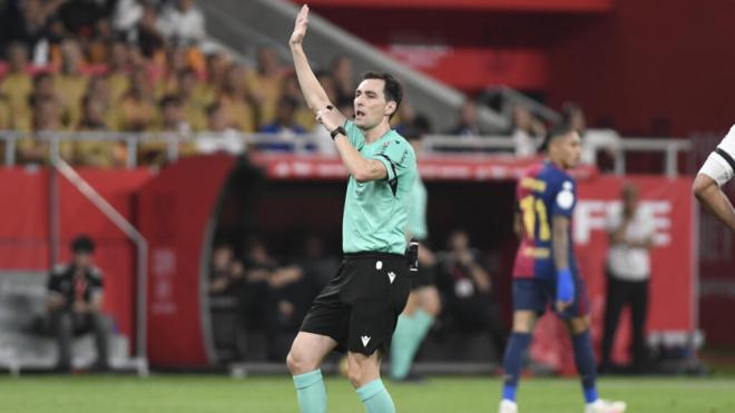Fran García entra al campo en la final de la Copa del Rey