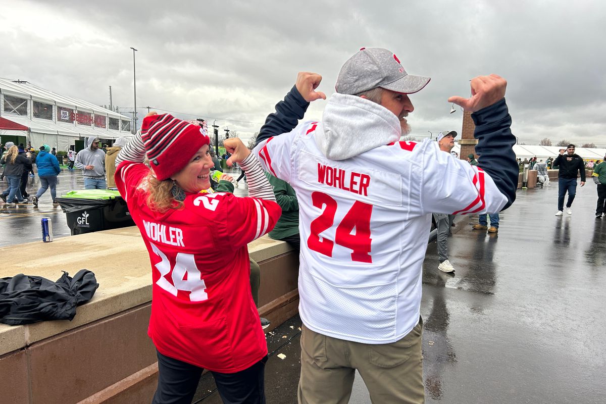 Hunter Wohler prepares for the NFL Draft with the Wisconsin Badgers