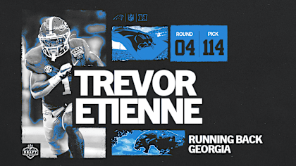 Trevor Etienne runs the football during his college career