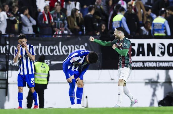 Benfica celebrates a goal against AVS at Estádio da Luz