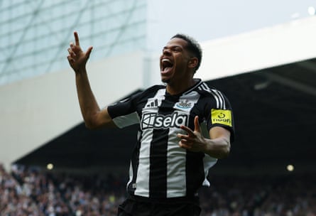 Newcastle vs Ipswich Town action St James' Park