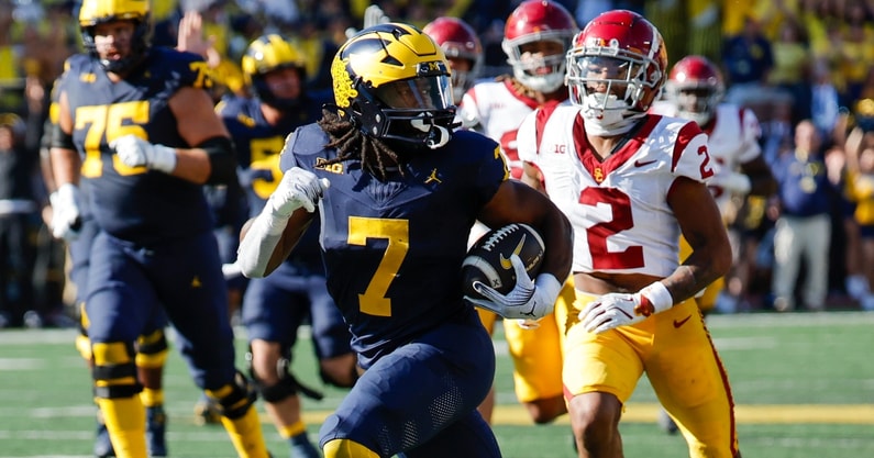 Donovan Edwards in action during his Michigan career