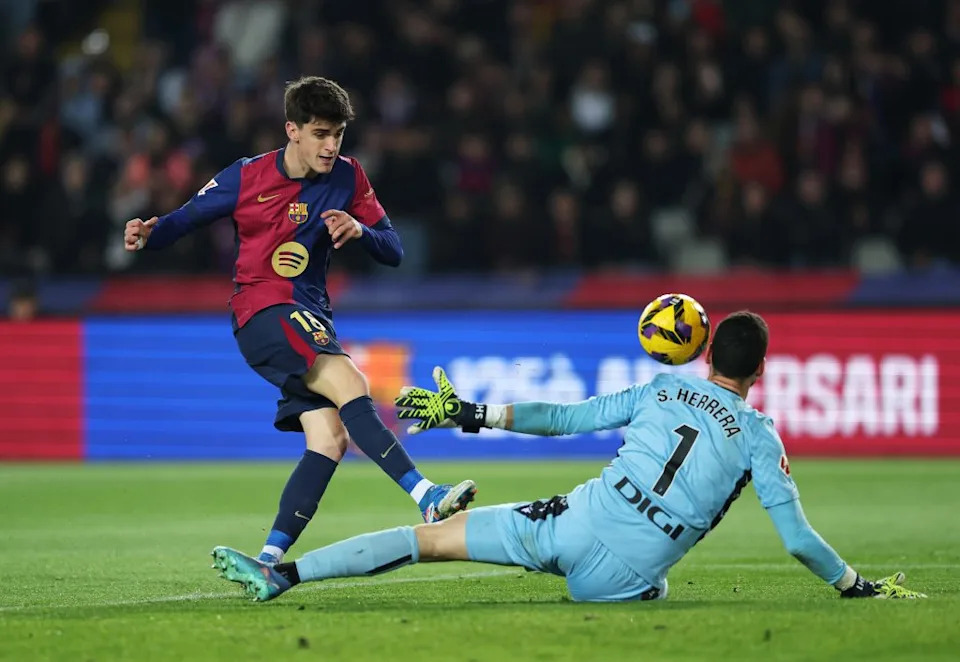 Pau Victor during a Barcelona training session, reflecting on his season