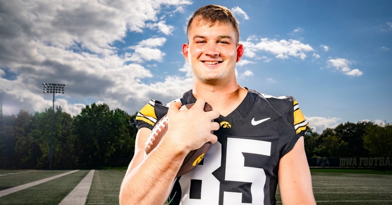 Luke Lachey during an Iowa Hawkeyes game