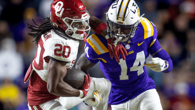 Zy Alexander playing in a college football game