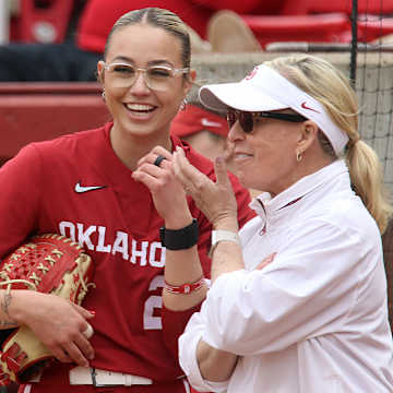 Oklahoma softball players celebrate big win