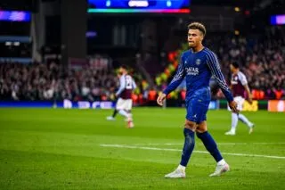 désiré doué à l’Emirates Stadium pendant Arsenal-PSG