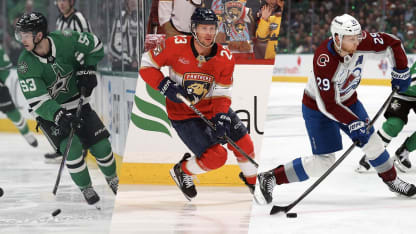 Nathan MacKinnon in action leading the Avalanche offense
