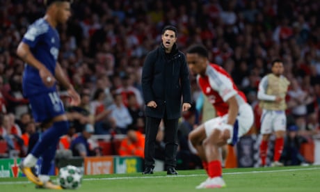 Arsenal vs PSG Champions League clash, players in action at Emirates Stadium