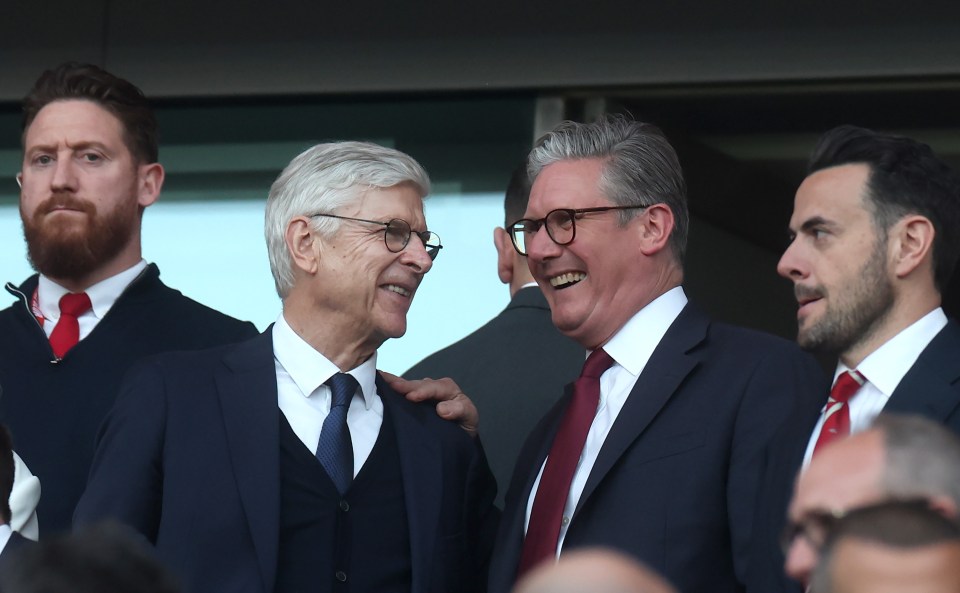 Wenger reunited with Arsenal staff at Champions League semi-final