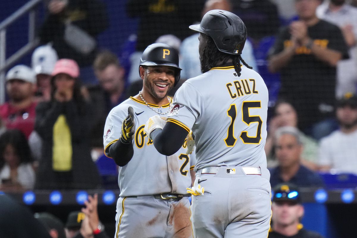 Chicago Cubs vs Pittsburgh Pirates at PNC Park during the 2025 season.