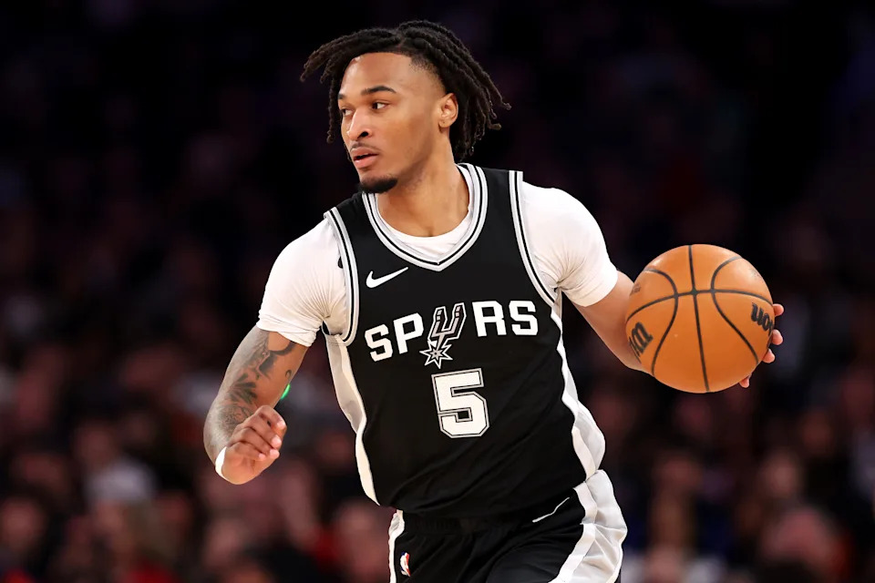 Action shot of Stephon Castle on the court with the San Antonio Spurs