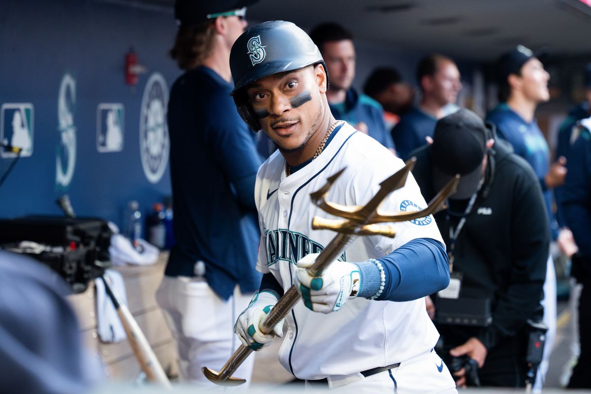 Jorge Polanco celebrates a home run with the Seattle Mariners in 2025