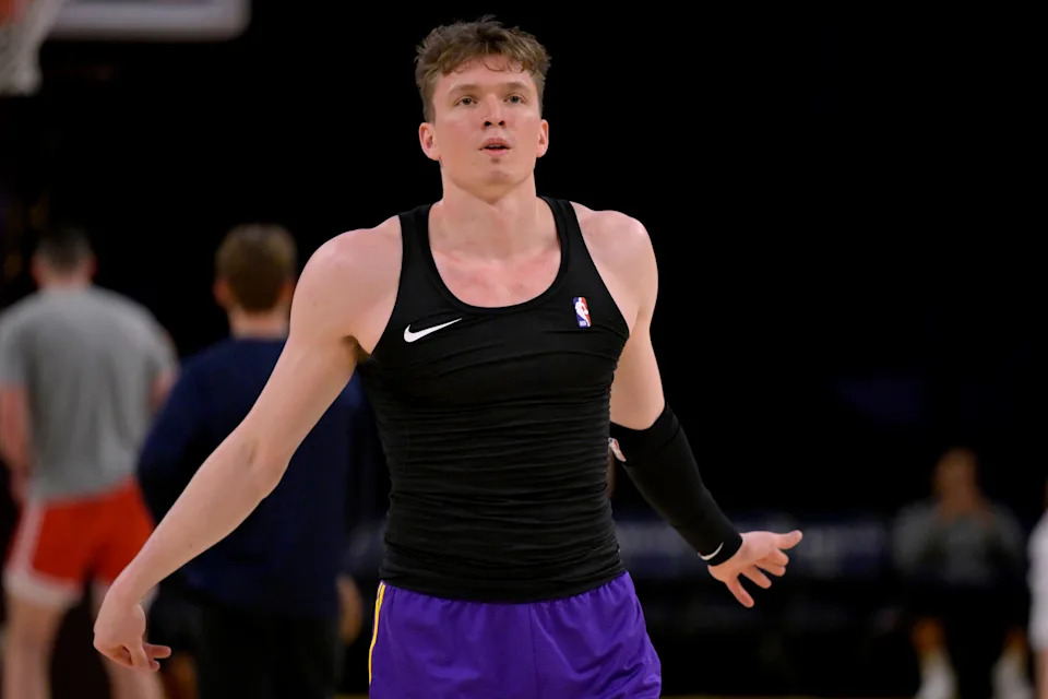 Dalton Knecht in action for the Los Angeles Lakers