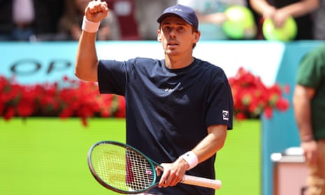 Alex de Minaur celebrates during the Madrid Open 2025.