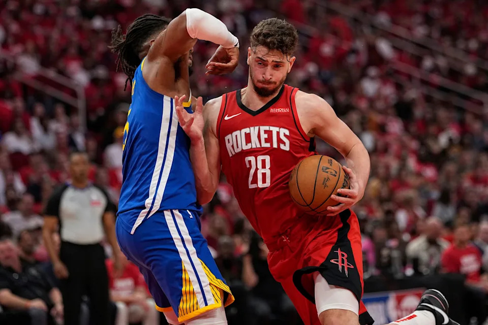 Thompson twins during an NBA game