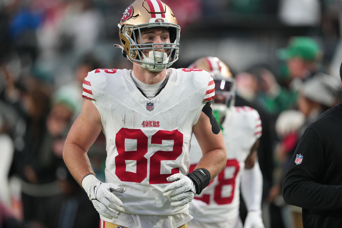 Ross Dwelley returning to the 49ers in 2025.
