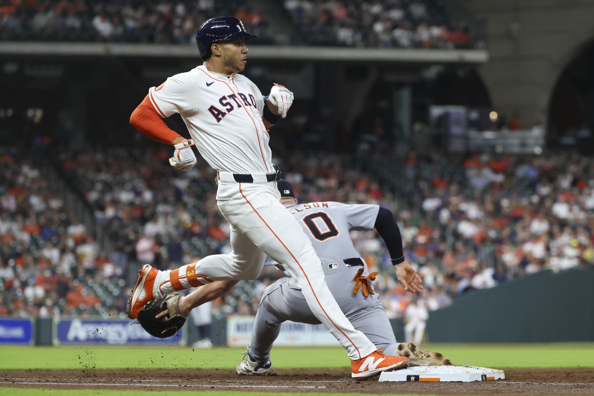 Javier Báez hitting a grand slam for the Detroit Tigers
