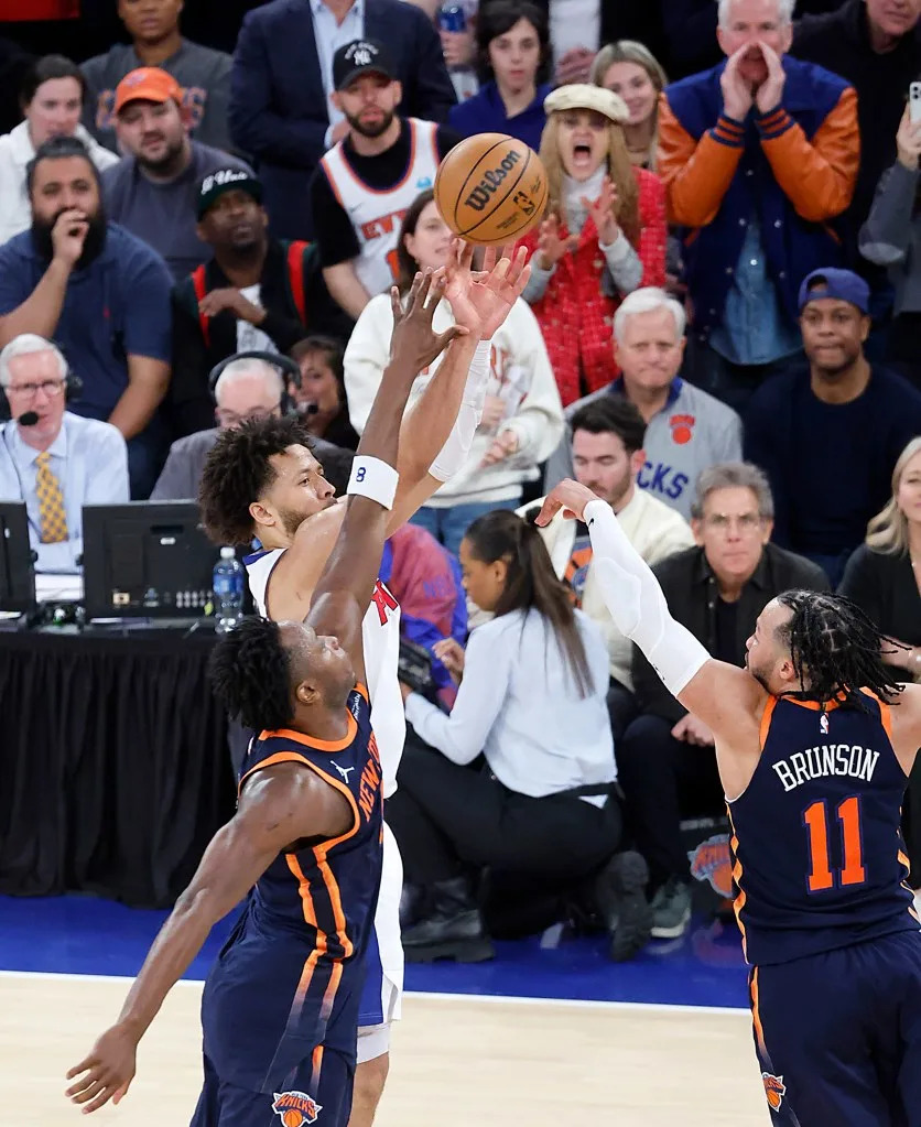 OG Anunoby defends during a Knicks playoff game