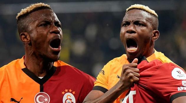 Galatasaray vs Sivasspor karşılaşmasında tribünlerden bir görüntü