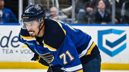 Jon Gruden energizing the St. Louis Blues community