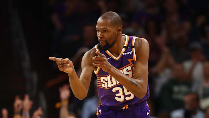 Kevin Durant in action for the Phoenix Suns