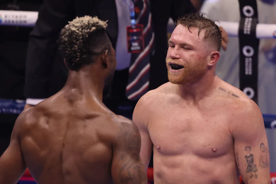 Canelo Alvarez faces off against William Scull in the ring – who won the Canelo fight is revealed in this highlight image. 