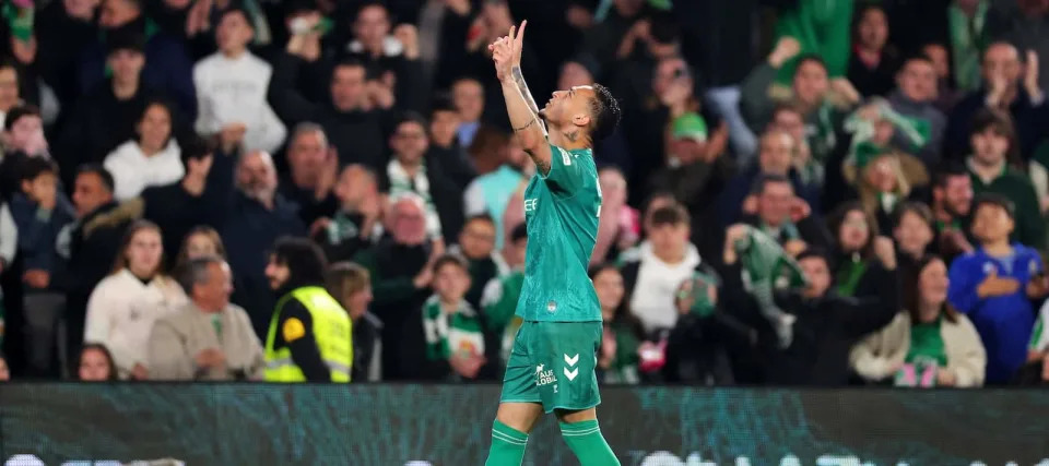 Antony celebrates a goal for Real Betis in La Liga