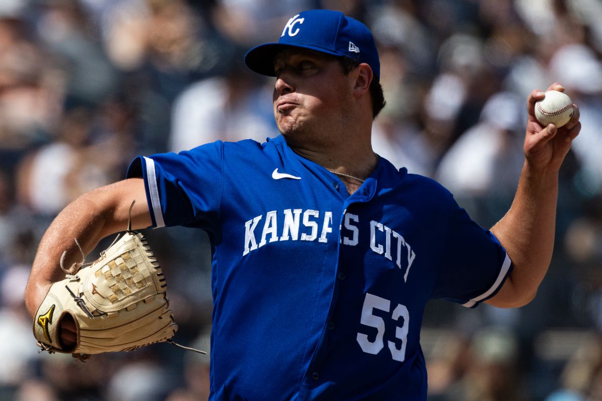 Atlanta Braves signing pitcher Austin Cox