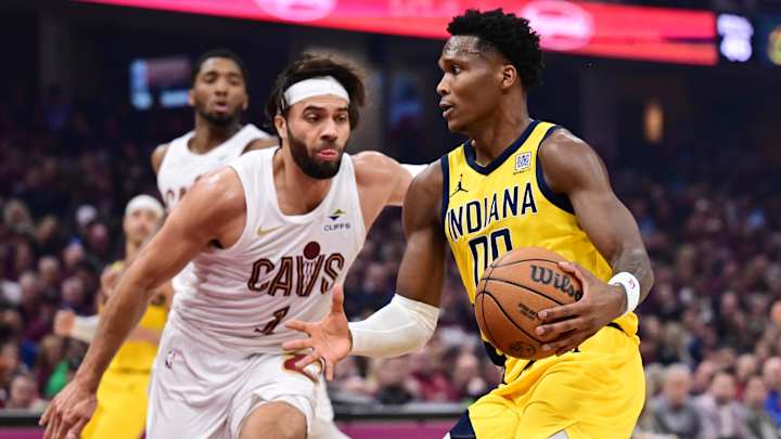Bennedict Mathurin driving against the Cavaliers in the NBA Playoffs