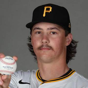Derek Shelton on the field for the Pittsburgh Pirates