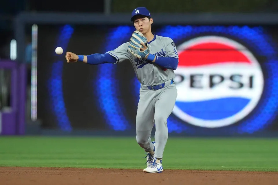 Kim Hye-seong celebrating a Dodgers victory
