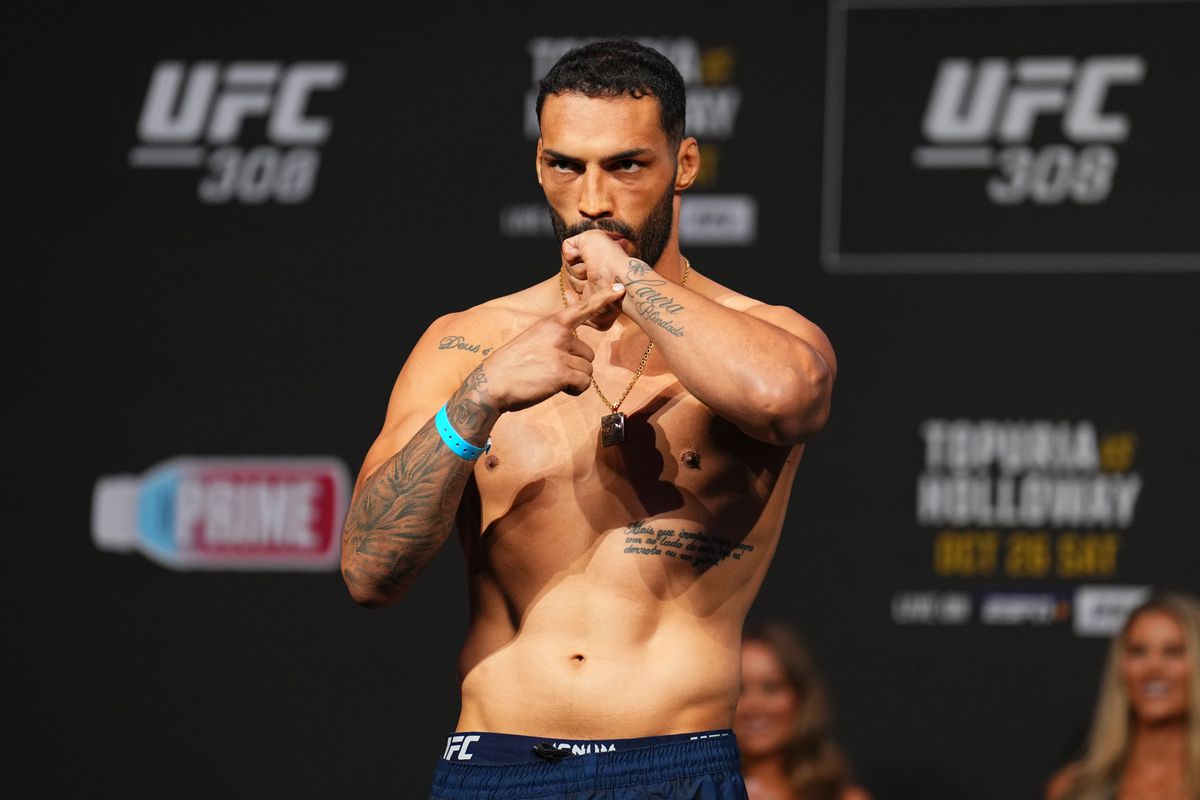 Bruno Silva training in preparation for UFC 315