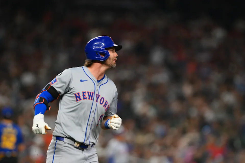 Jeff McNeil at bat for the New York Mets