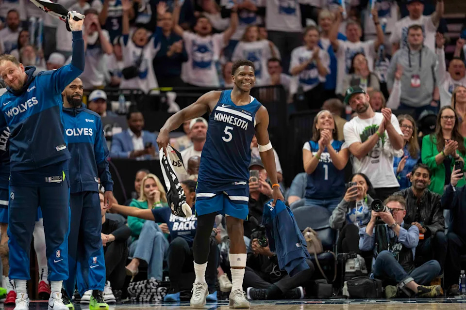 NBA scores yesterday: Timberwolves player in action