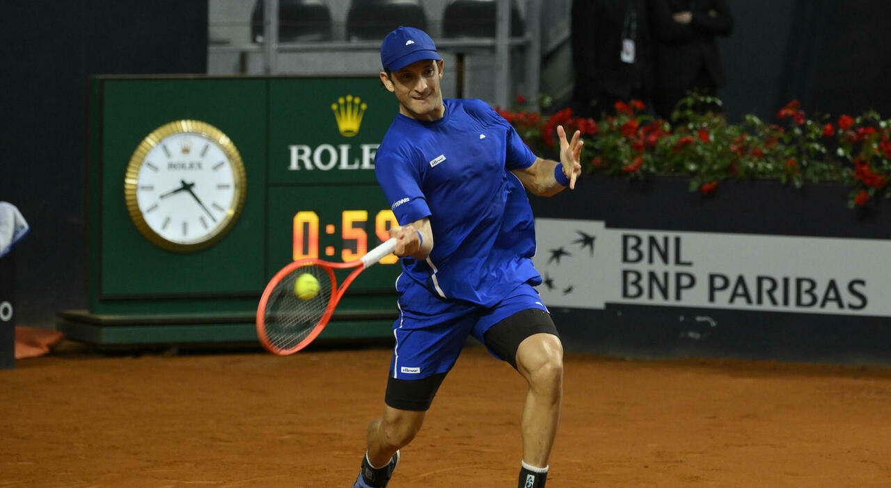 Grigor Dimitrov in action at the Italian Open
