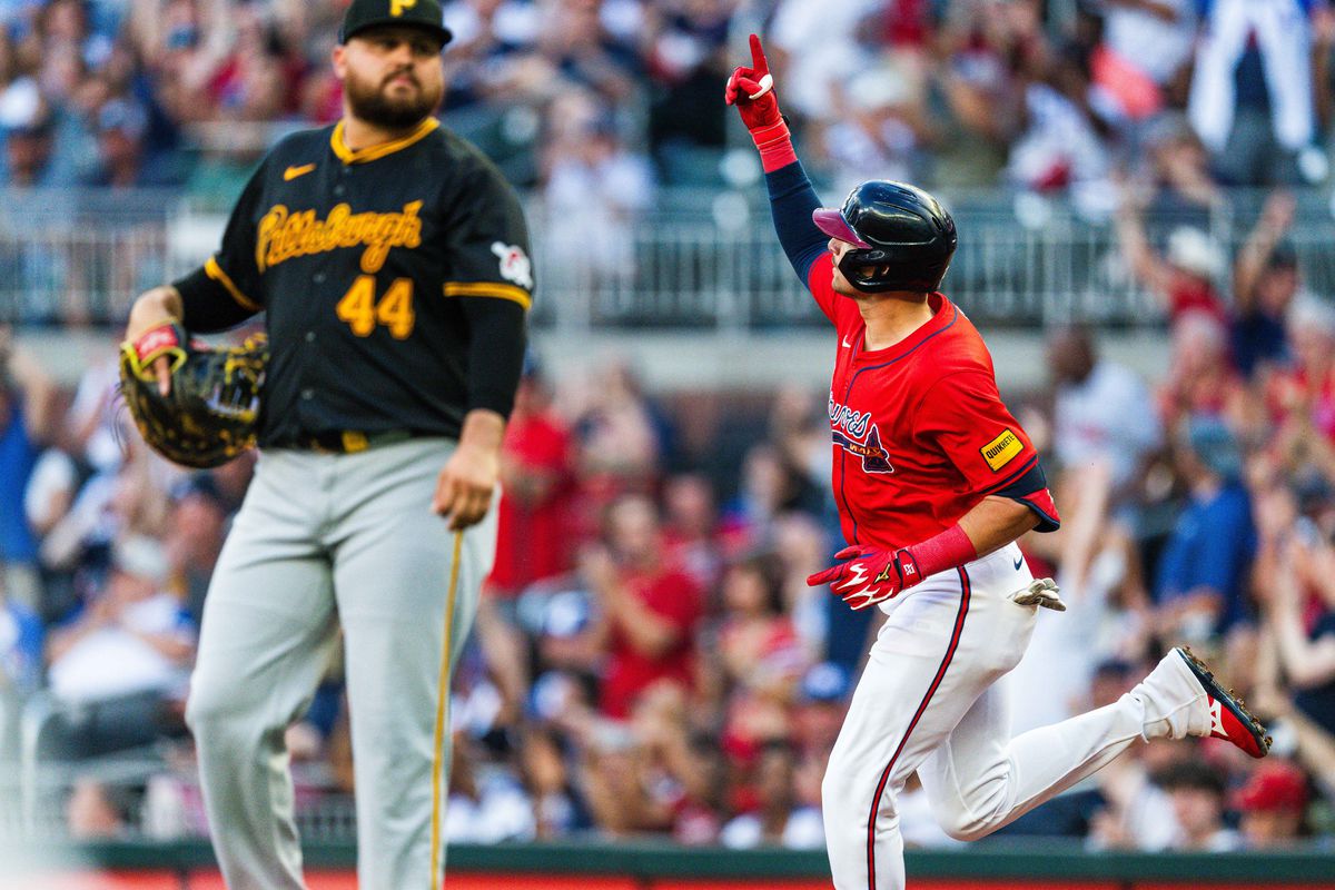 Chris Sale delivers a pitch for the Atlanta Braves in 2025.