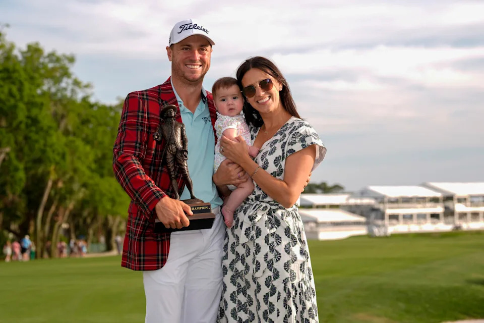 Justin Thomas celebrates RBC Heritage win with family