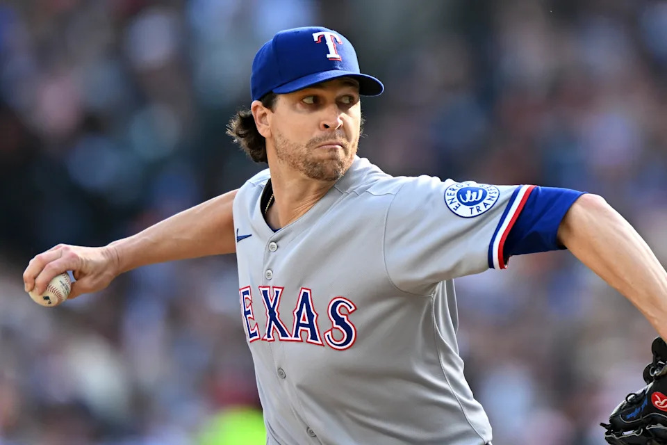 Jacob deGrom pitching for the Texas Rangers