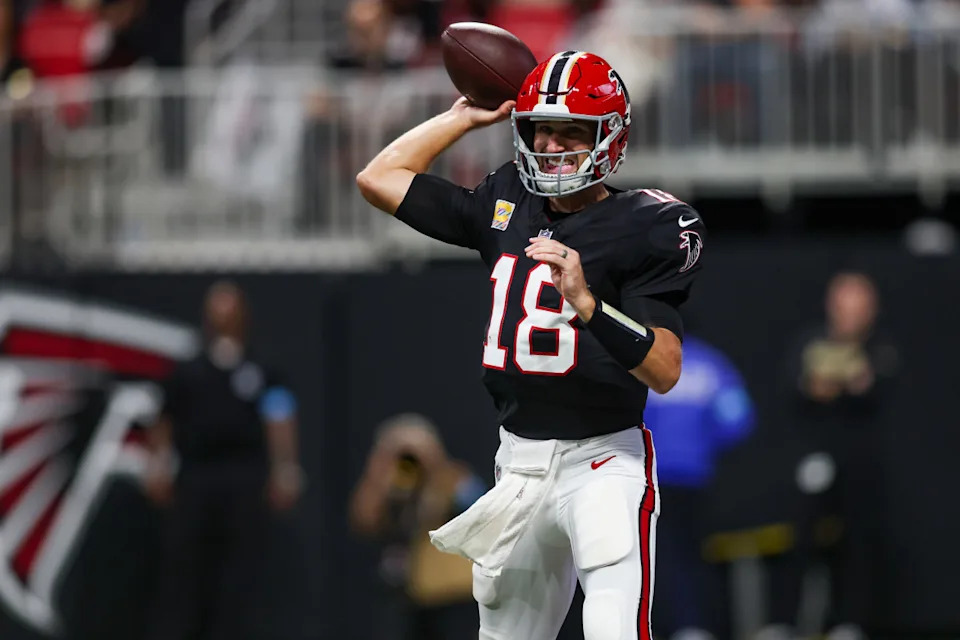 Kirk Cousins on the field for the Atlanta Falcons in 2025