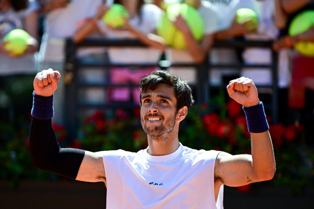 Lorenzo Musetti competing at the Italian Open