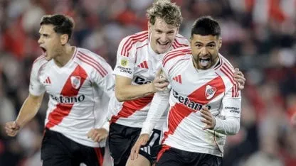 River Plate and Barracas Central line up at El Monumental.